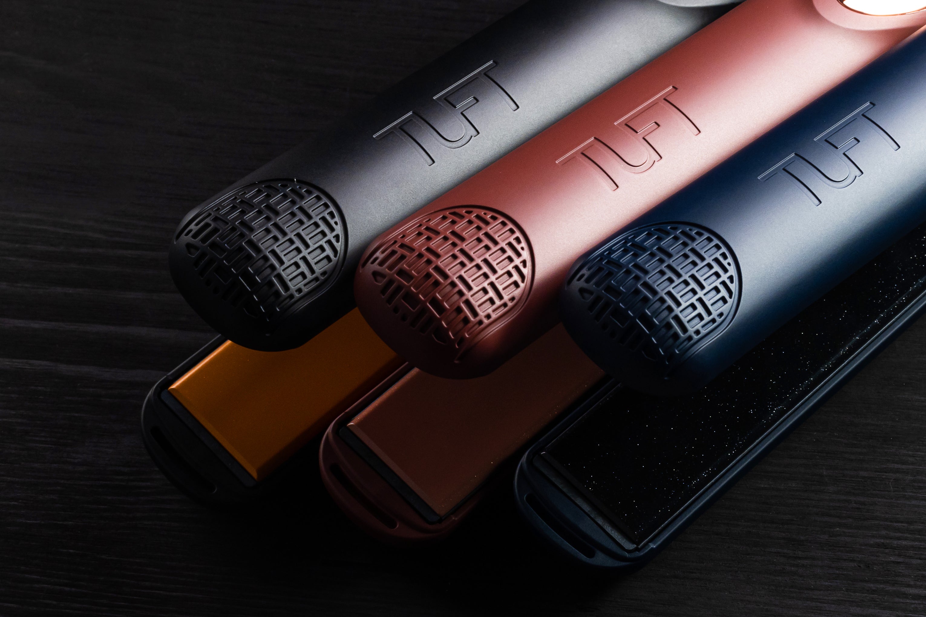 Carica il video: tuft stylers